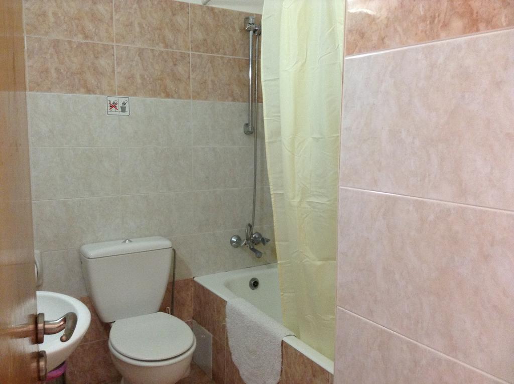 Valana Hotel Apartments Limassol Habitación foto
